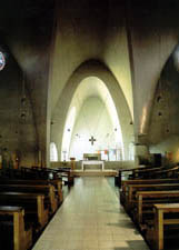 Innenraum der Pfarrkirche St. Engelbert in Köln-Riehl, 1930-1932 nach Plänen von Dominikus Böhm erbaut. 