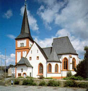 Bruchhausen (bei Linz a. Rhein), Pfarrkirche St. Johann Baptist, 13.-16. Jh.